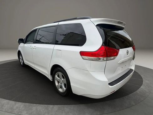 Used 2014 Toyota Sienna LE FWD image 7