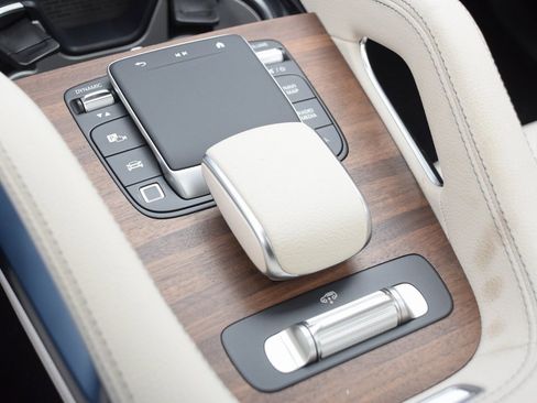 New 2026 Mercedes-Benz GLS 580 4MATIC image 30