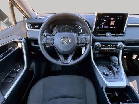 Used 2025 Toyota RAV4 LE AWD/4WD image 6