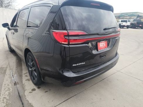 New 2026 Chrysler Pacifica Select w/ S Appearance Package image 23