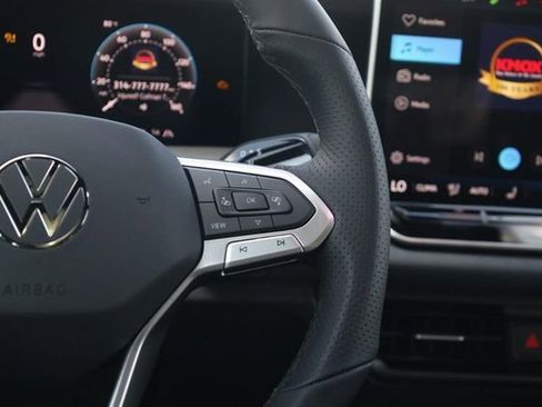 New 2026 Volkswagen Tiguan SE R-Line image 9