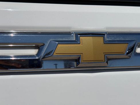 Used 2021 Chevrolet Suburban LT RWD image 32