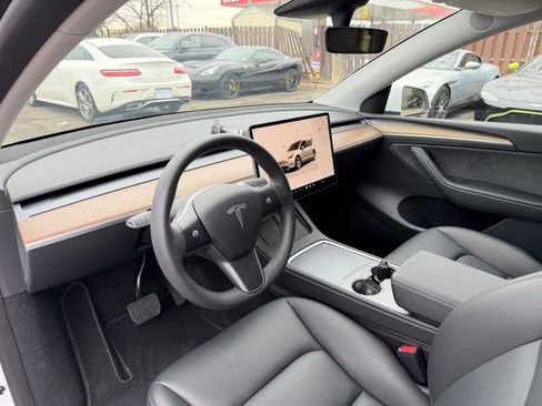 Used 2023 Tesla Model Y AWD image 12