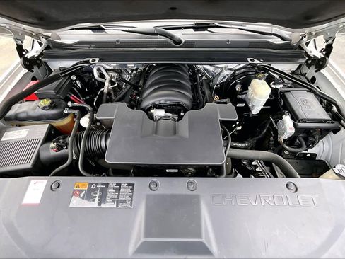 Used 2015 Chevrolet Suburban LT image 32