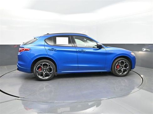 Used 2022 Alfa Romeo Stelvio Veloce image 36