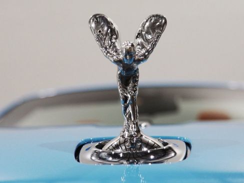 Used 2017 Rolls-Royce Dawn image 3