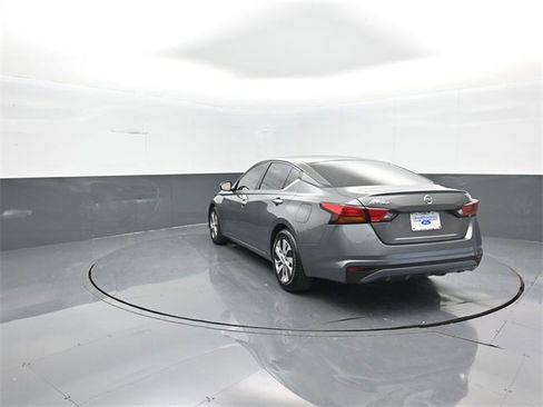 Used 2022 Nissan Altima 2.5 S image 5
