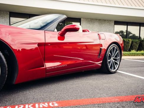 Used 2013 Chevrolet Corvette 427 w/ 1SB Preferred Equipment Group RWD image 31