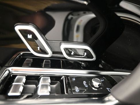 New 2025 Land Rover Range Rover SE AWD/4WD image 23