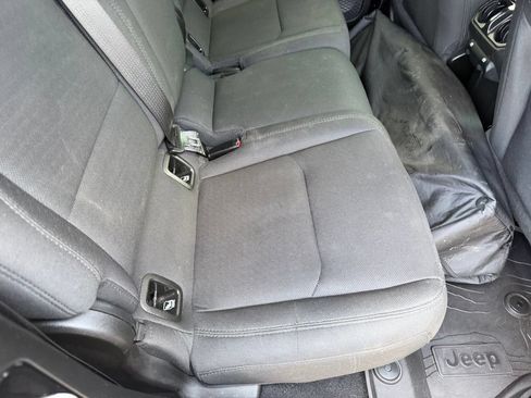 Used 2022 Jeep Gladiator Sport AWD/4WD image 19