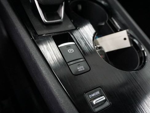 Used 2025 Nissan Rogue SV FWD image 17