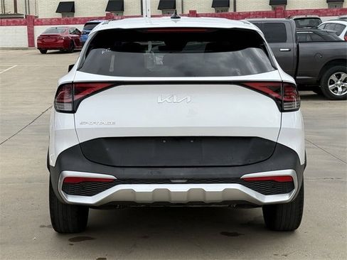 Used 2024 Kia Sportage EX image 5