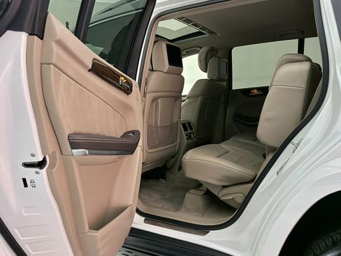 Used 2014 Mercedes-Benz GL 550 4MATIC image 21