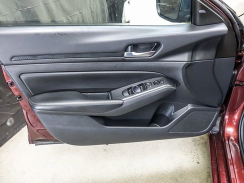 Used 2024 Nissan Altima 2.5 SV image 20