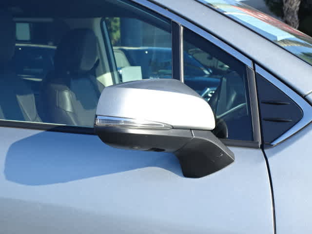 Used 2024 Toyota Sienna Platinum FWD image 7