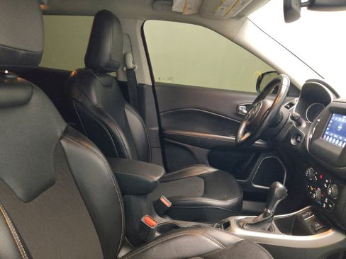 Used 2020 Jeep Compass Latitude image 21