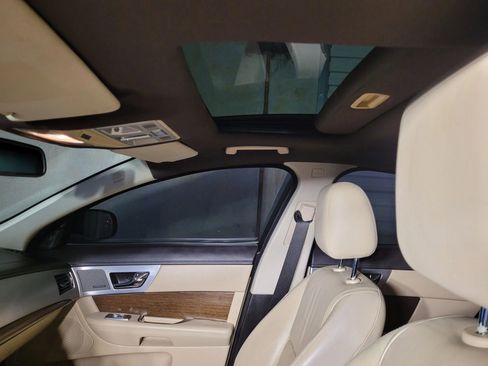 Used 2013 Jaguar XF 3.0 image 35