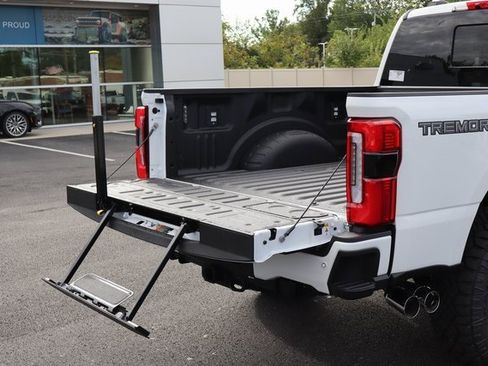 New 2026 Ford F250 Platinum w/ Tremor Off-Road Package image 22