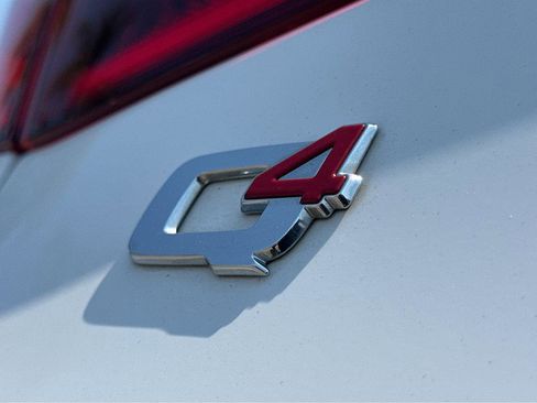 Used 2019 Alfa Romeo Stelvio AWD image 41