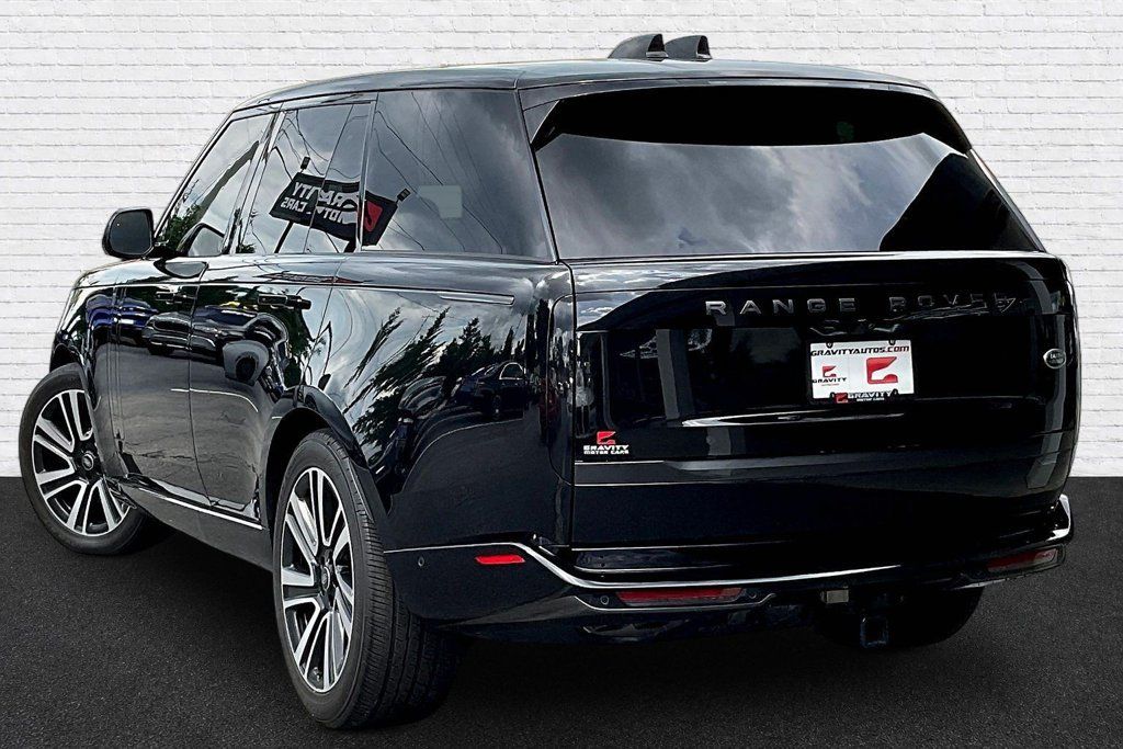 Used 2023 Land Rover Range Rover SE AWD/4WD image 4