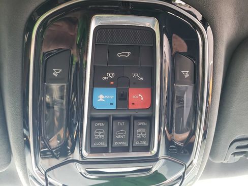 Used 2022 Jeep Grand Wagoneer Series II w/ Premium Group II AWD/4WD image 29