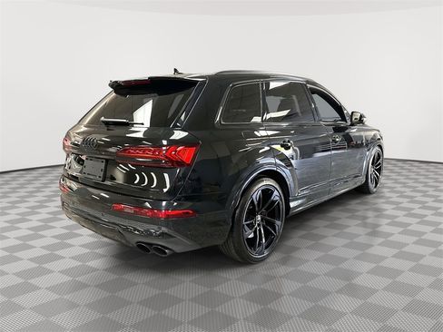 Used 2023 Audi SQ7 Prestige w/ Prestige Package image 3