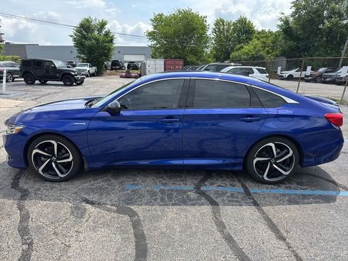 Used 2022 Honda Accord Sport image 2