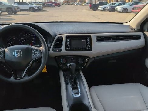 Used 2022 Honda HR-V LX image 3