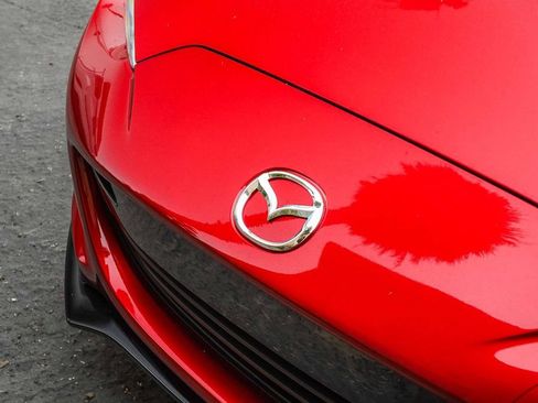 New 2026 MAZDA MX-5 Miata Club w/ Appearance Package RWD image 9