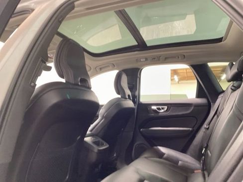 Used 2025 Volvo XC60 B5 Core image 28