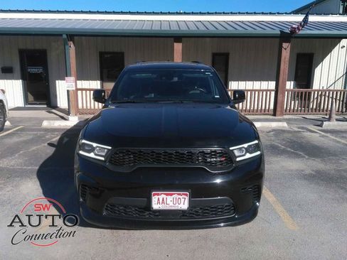 Used 2024 Dodge Durango GT image 3