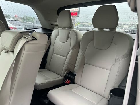 Used 2026 Volvo XC90 B6 Ultra AWD/4WD image 12