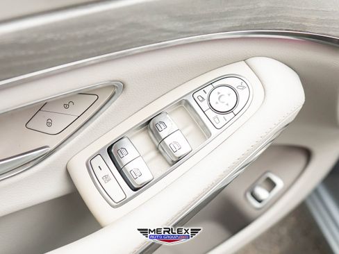 Used 2016 Mercedes-Benz S 550 4MATIC Sedan w/ Premium Package image 41