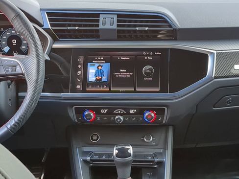 Used 2025 Audi Q3 2.0T Premium Plus w/ Premium Plus Package image 29