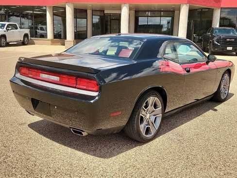 Used 2013 Dodge Challenger R/T RWD image 4