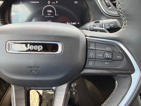 Used 2024 Jeep Grand Cherokee L Limited w/ Luxury Tech Group II AWD/4WD image 15
