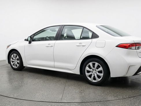 Used 2025 Toyota Corolla LE image 6