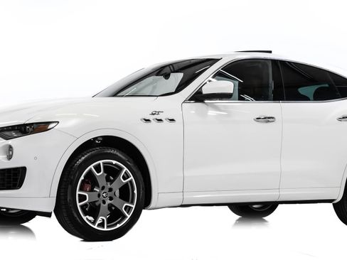 Used 2023 Maserati Levante GT image 4