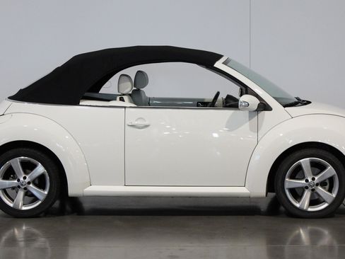 Used 2007 Volkswagen Beetle Triple White Edition FWD image 26