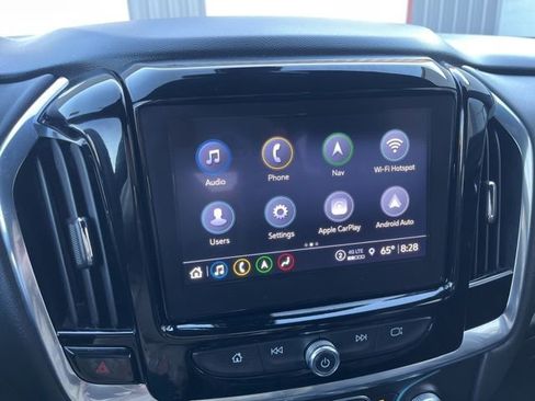 Used 2023 Chevrolet Traverse RS image 15