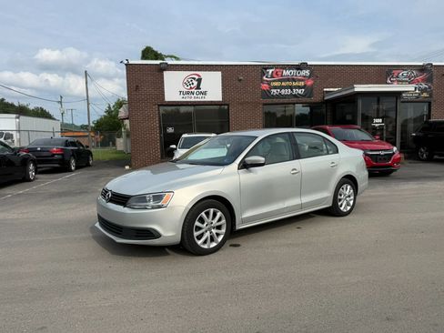 Used 2011 Volkswagen Jetta SE FWD image 1