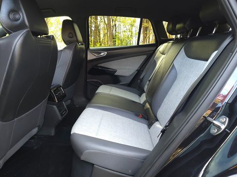 Used 2023 Volkswagen ID.4 Pro image 15