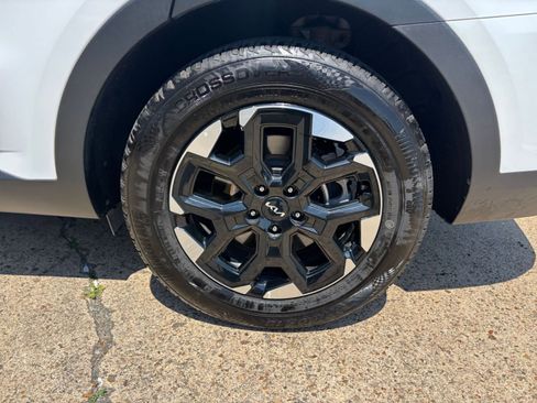 Used 2024 Kia Sorento S FWD image 33