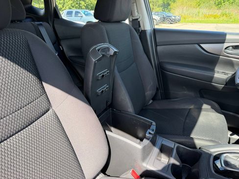 Used 2020 Nissan Rogue Sport S w/ Appearance Package AWD/4WD image 39