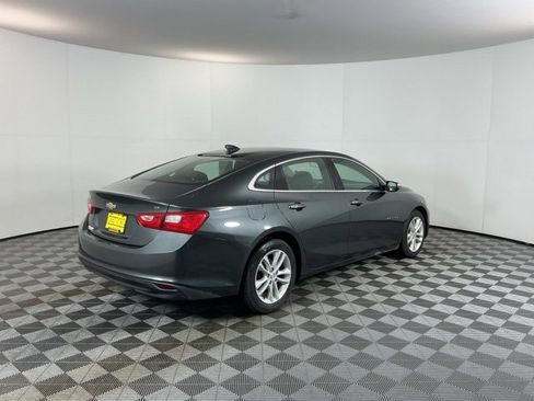 Used 2017 Chevrolet Malibu LT image 5