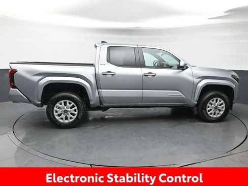 Used 2026 Toyota Tacoma SR5 AWD/4WD image 8