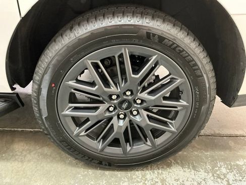 New 2026 Ford Expedition Max Platinum w/ Stealth Appearance Package AWD/4WD image 10
