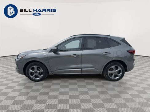 Used 2023 Ford Escape ST-Line w/ Tech Pack #1 AWD/4WD image 9