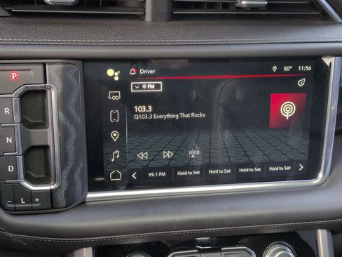 Used 2022 GMC Yukon XL Denali image 23