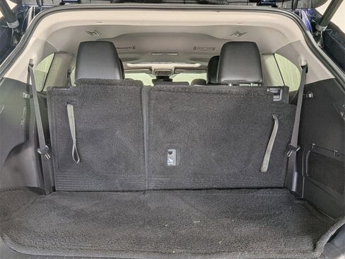 Used 2022 Toyota Highlander XLE image 26